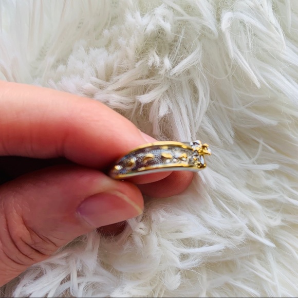 👣🆕 Foot prints & Cross Silver & Gold Plated Ring - Picture 5 of 6